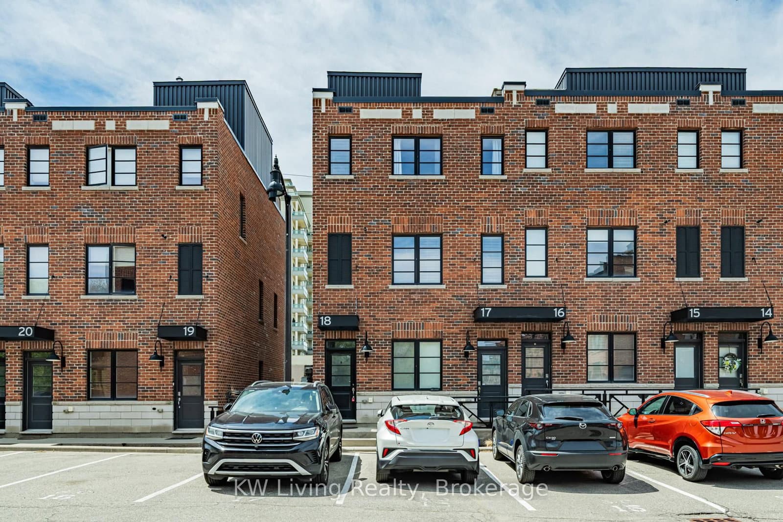 70 Plains Road W, Unit 18 - Image 1