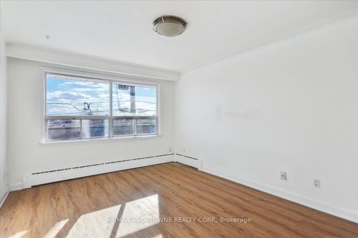 2 Wesley Street, Unit 6 - Image 6