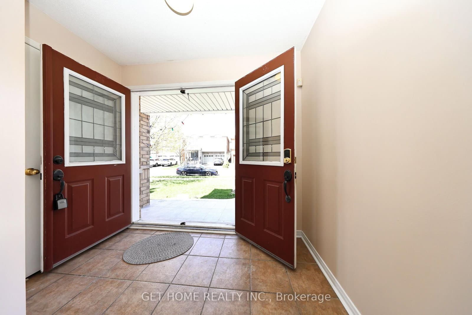 62 Charcoal Way - Image 2