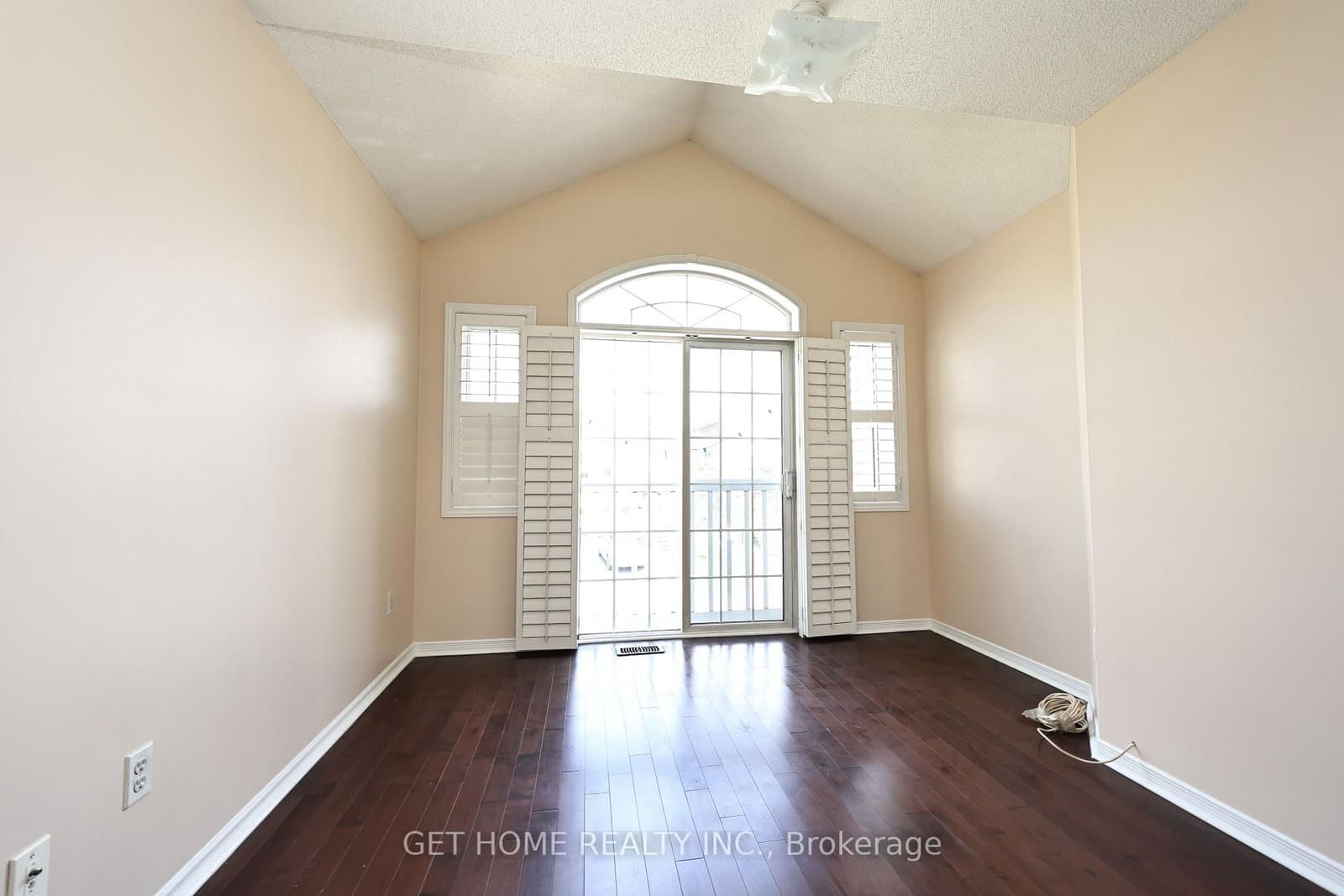 62 Charcoal Way - Image 3