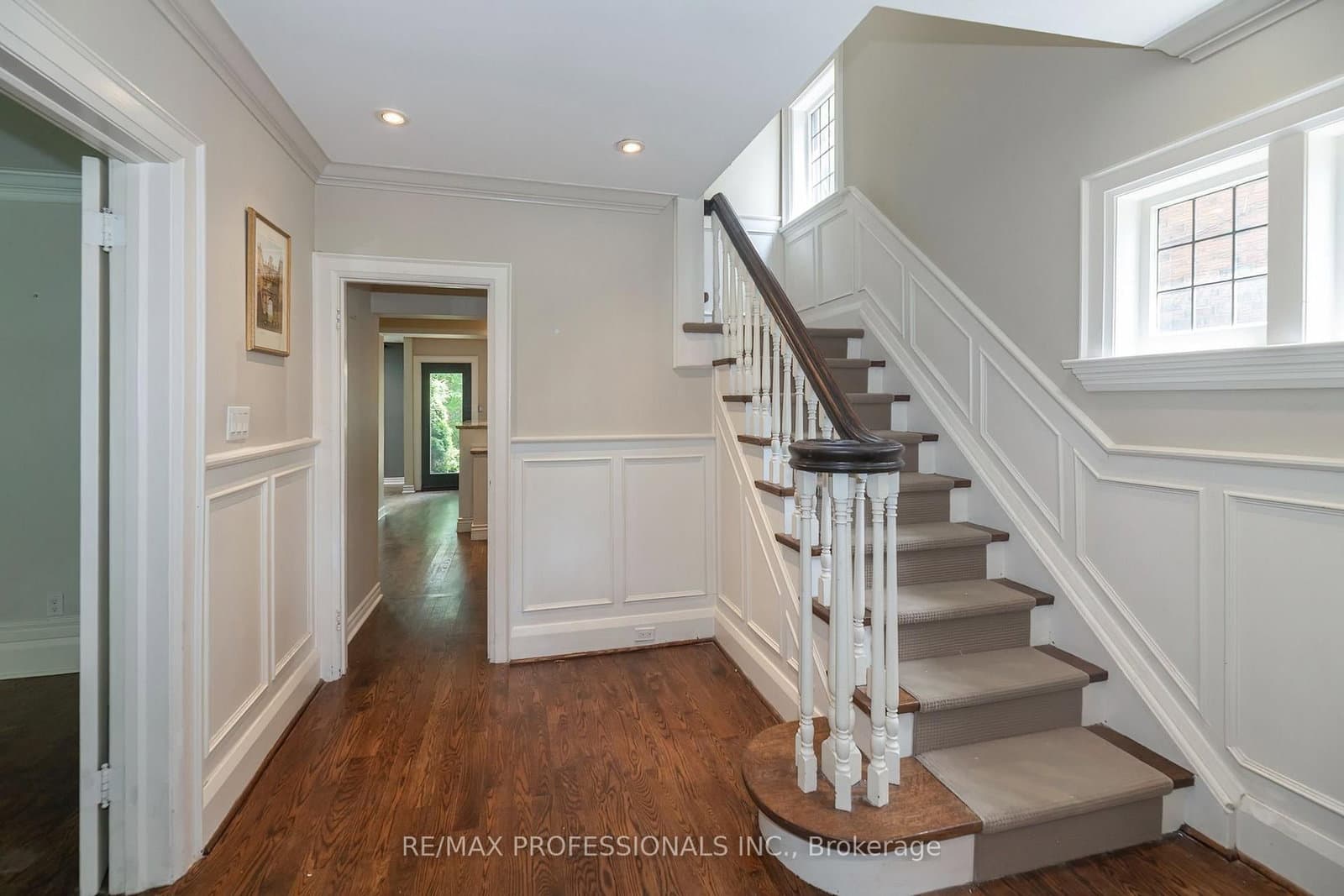 61 Grenview Boulevard N - Image 3