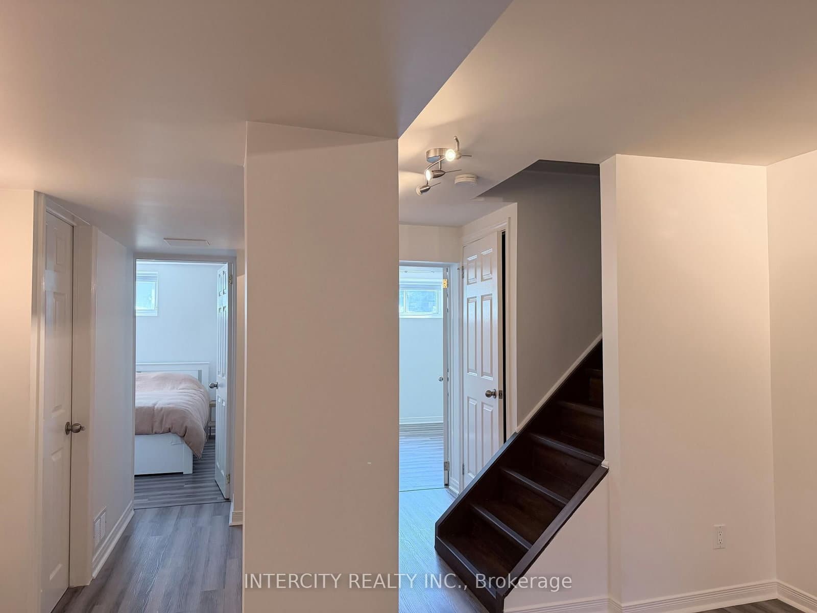 36 Strathburn Boulevard - Image 6