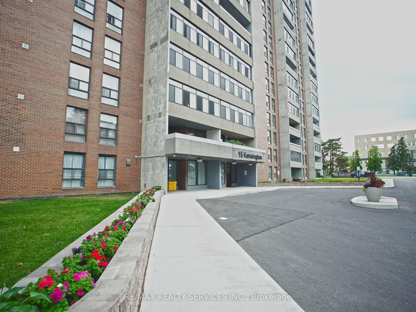 15 Kensington Road E, Unit 1901 - Image 3