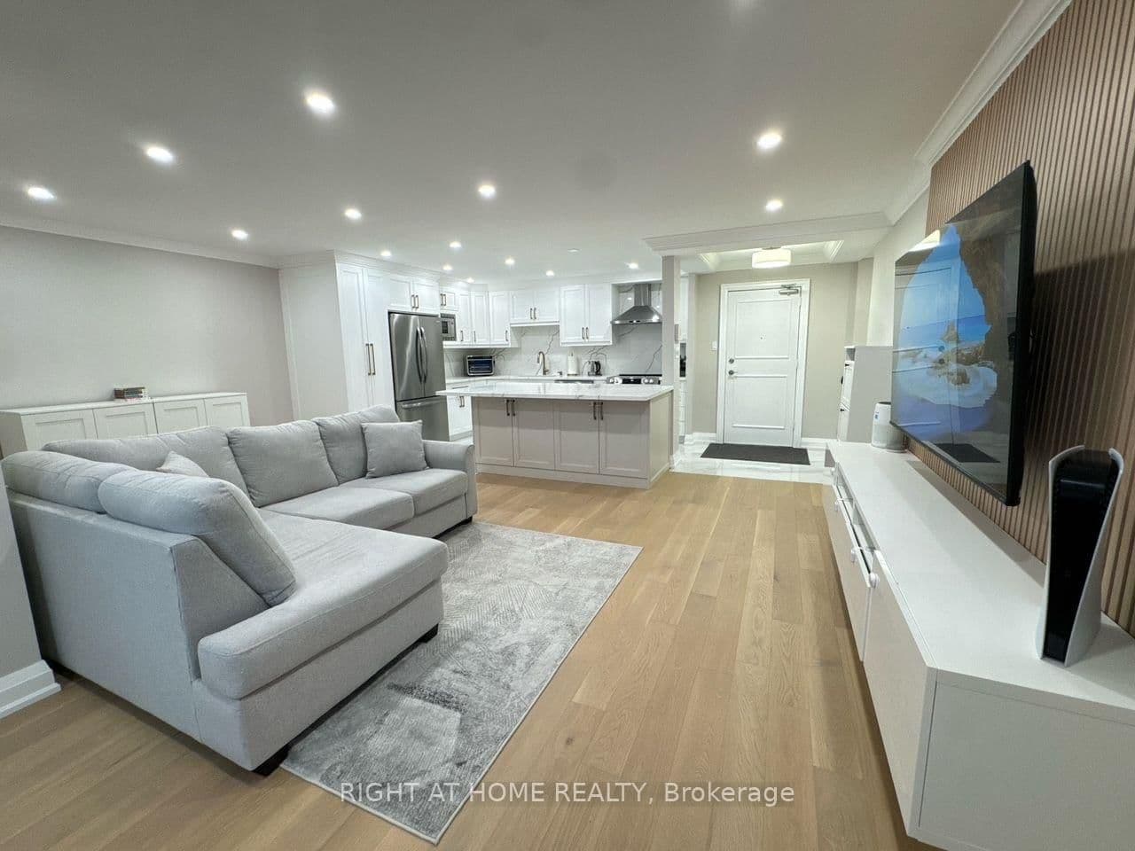 716 The West Mall, Unit 1507 - Image 1
