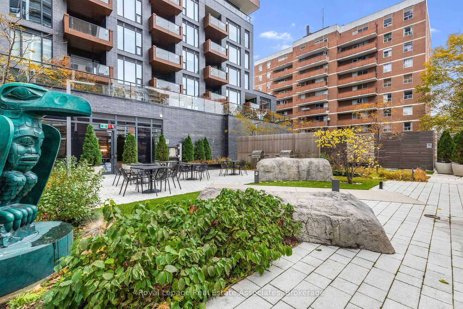 21 Park Street E, Unit 805 - Image 1