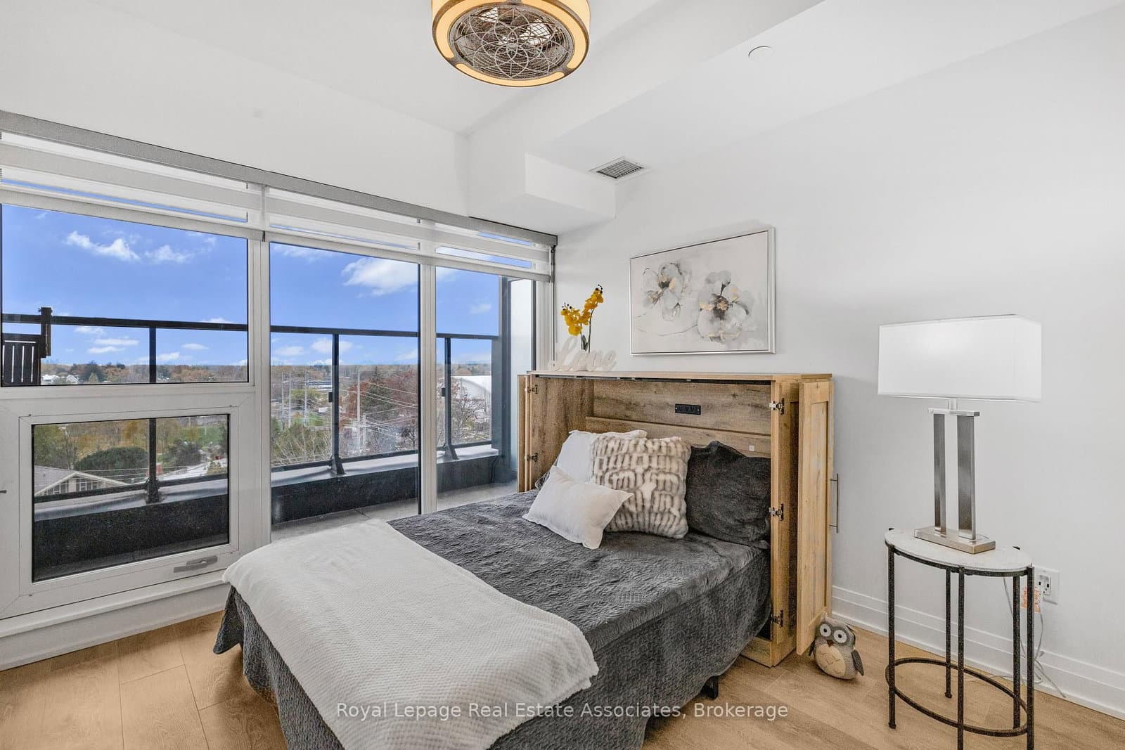 21 Park Street E, Unit 805 - Image 6