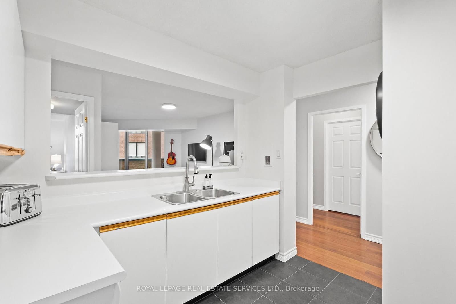 185 Robinson Street, Unit 202 - Image 6
