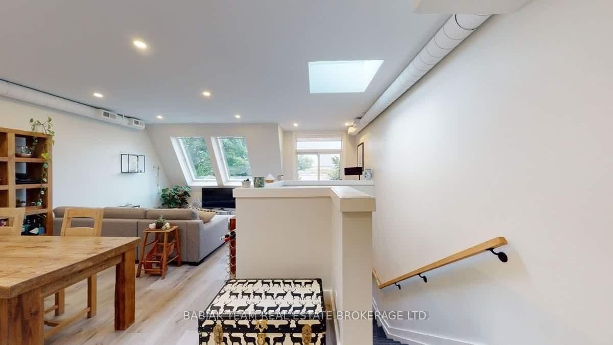 57 Vine Avenue, Unit 301 - Image 2