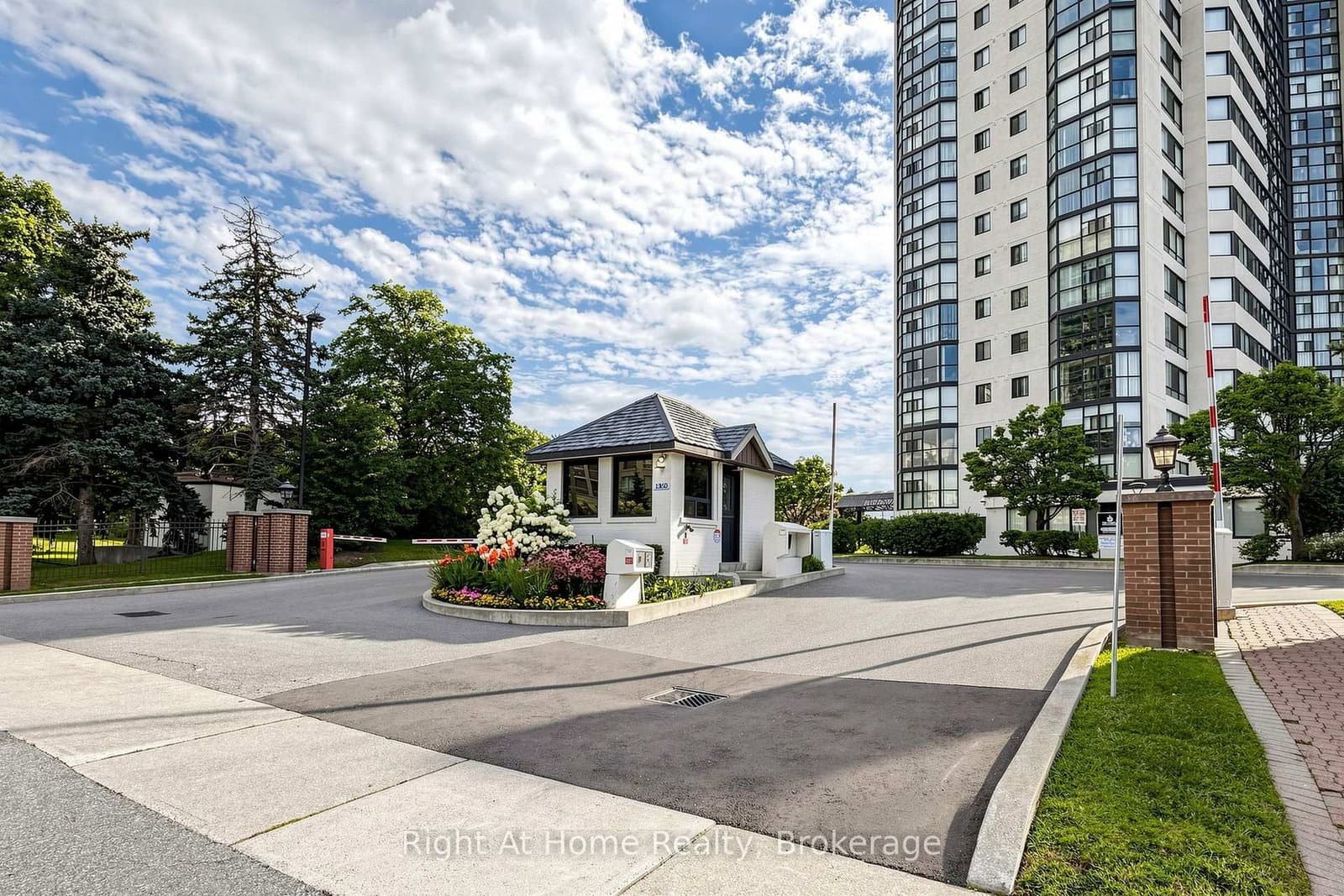 1360 Rathburn Road E, Unit 1509 - Image 4