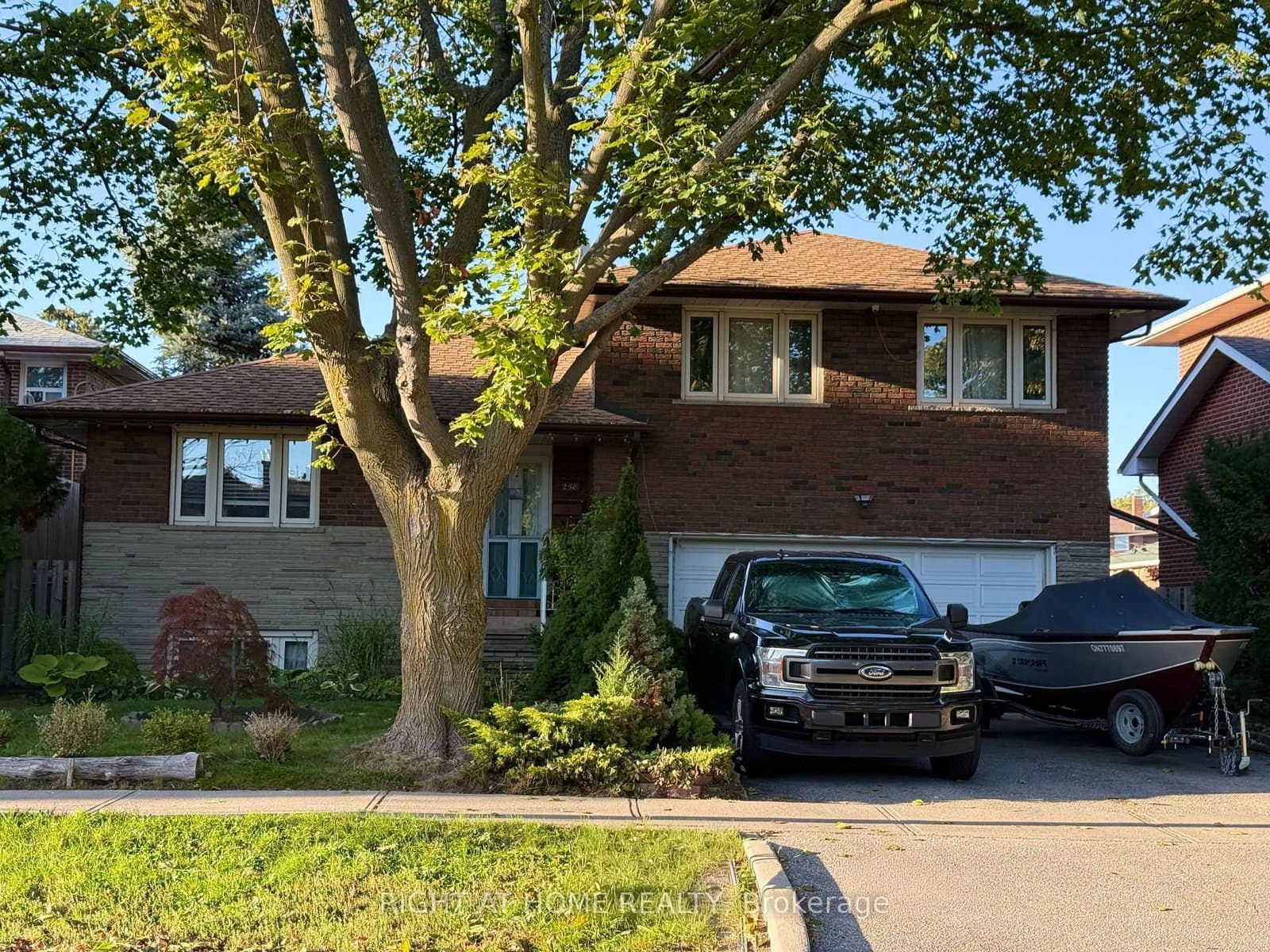 258 La Rose Avenue - Image 1