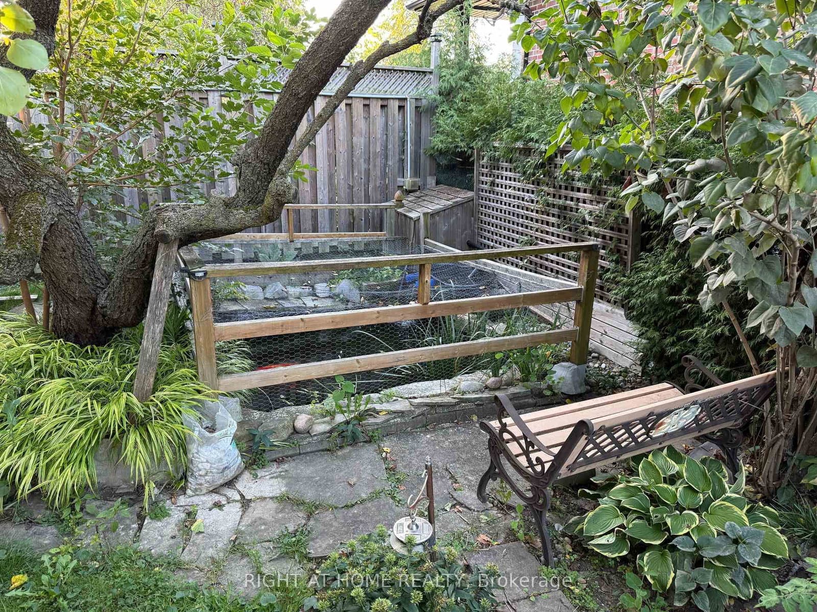 258 La Rose Avenue - Image 5