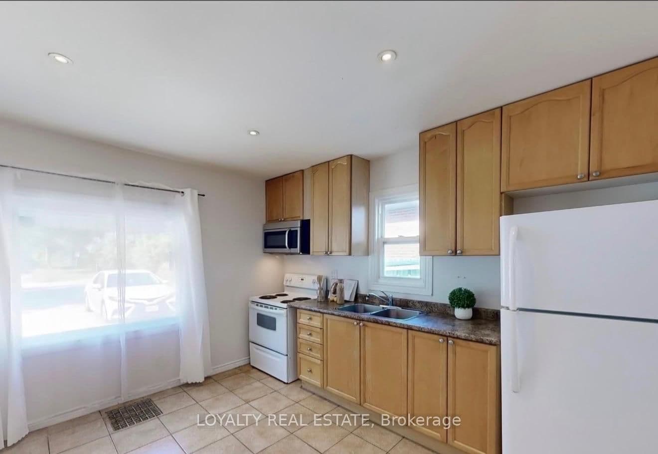 4 Mcmurchy Avenue S, Unit 1 - Image 4