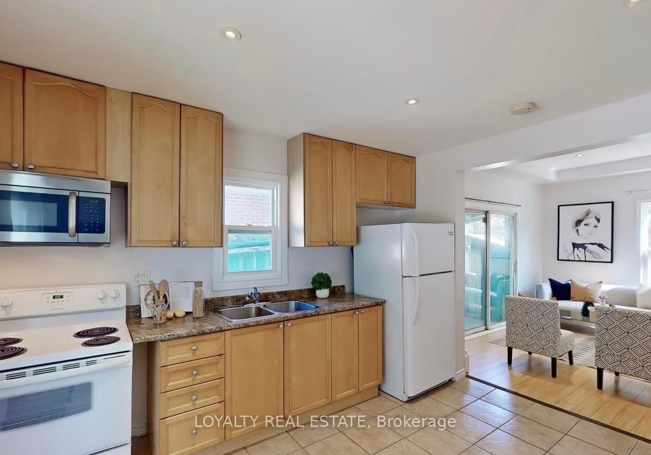 4 Mcmurchy Avenue S, Unit 1 - Image 6