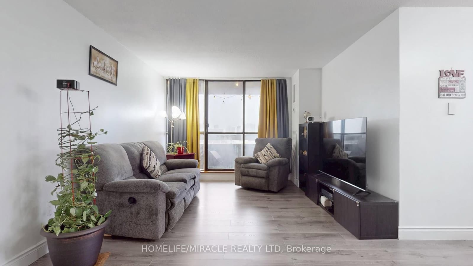 15 Kensington Road, Unit 1112 - Image 4