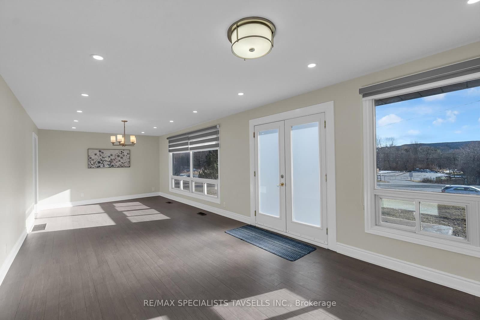 16045 Hurontario Street - Image 1