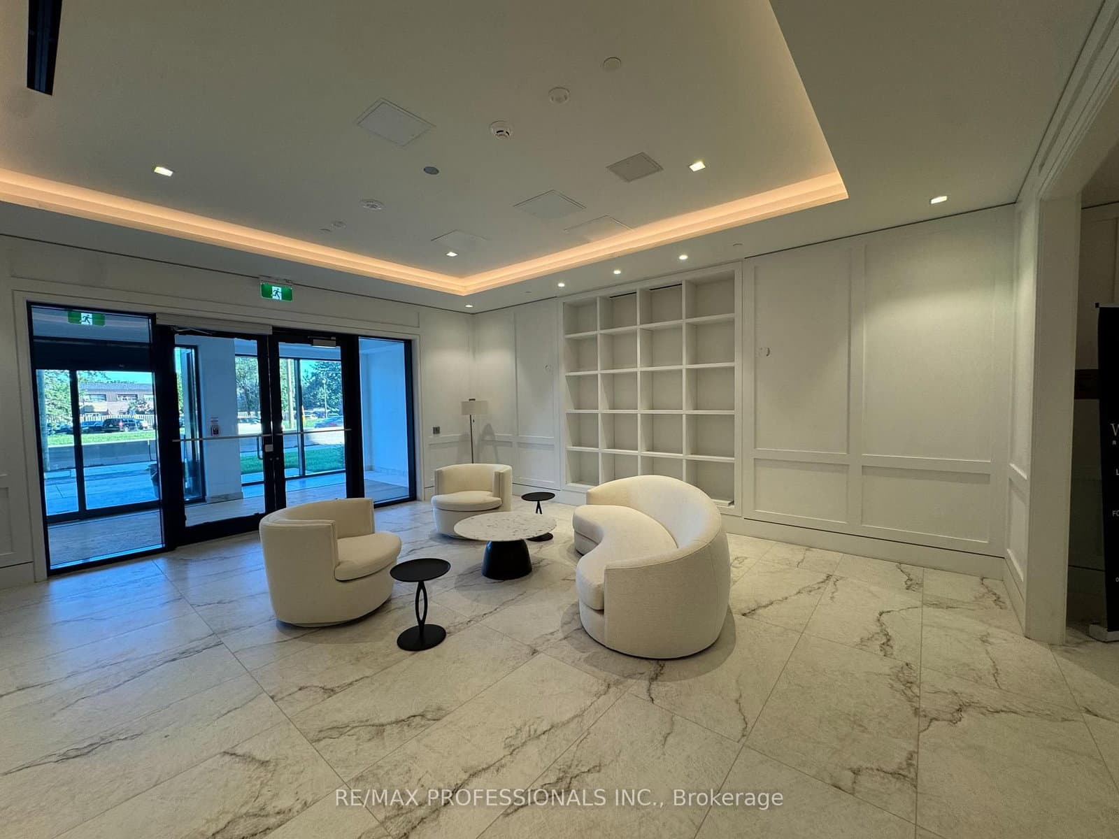 4010 Eglinton Avenue W, Unit 1011 - Image 3