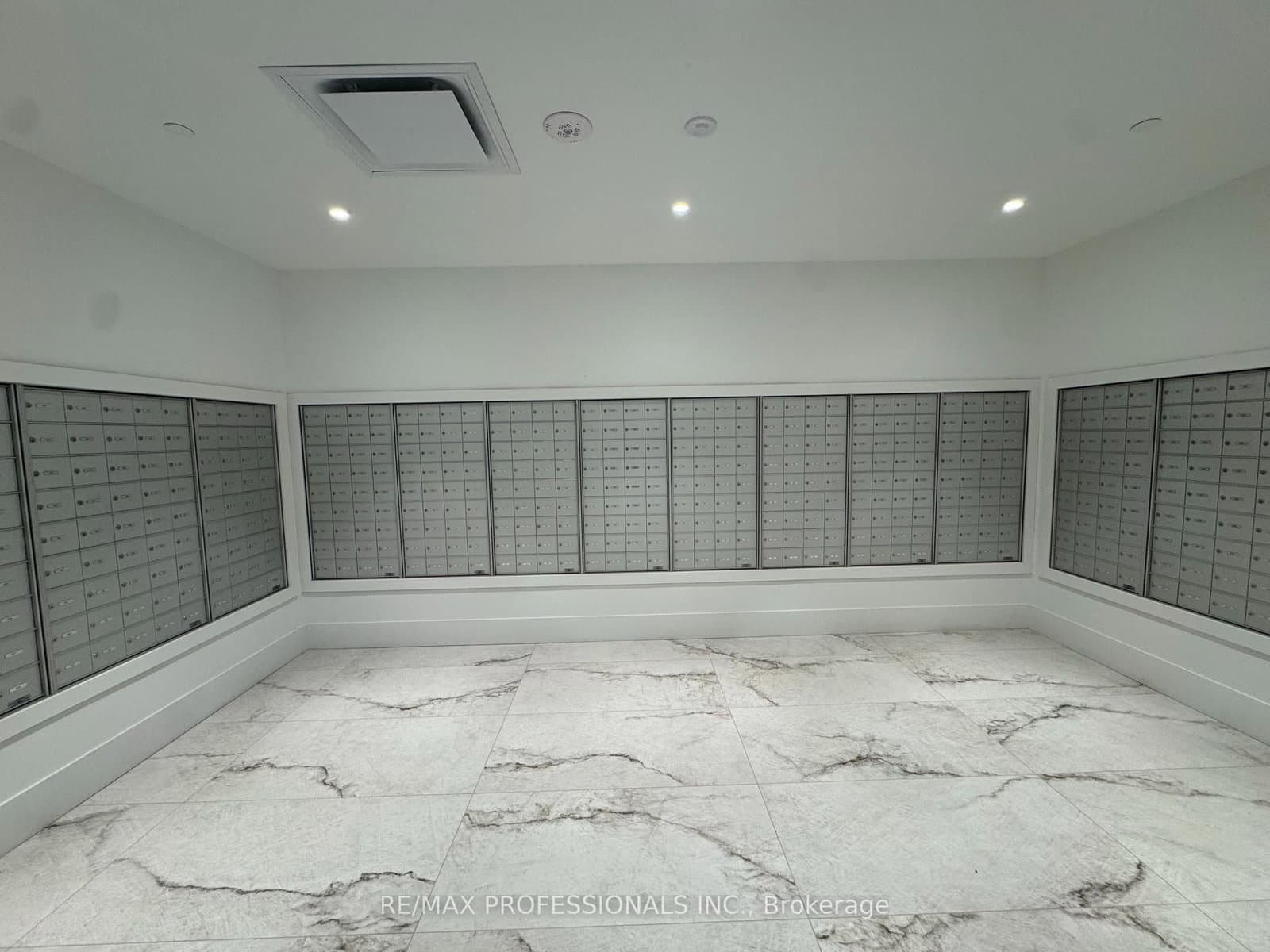 4010 Eglinton Avenue W, Unit 1011 - Image 6