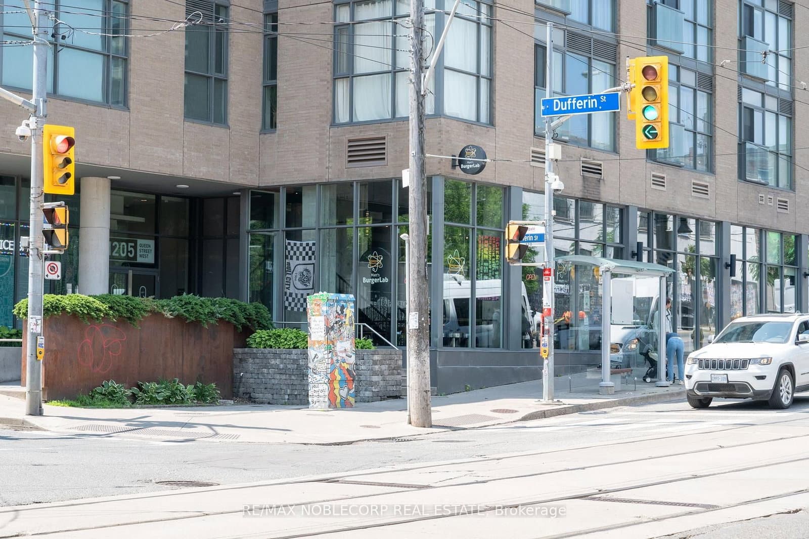 1205 Queen Street W - Image 4