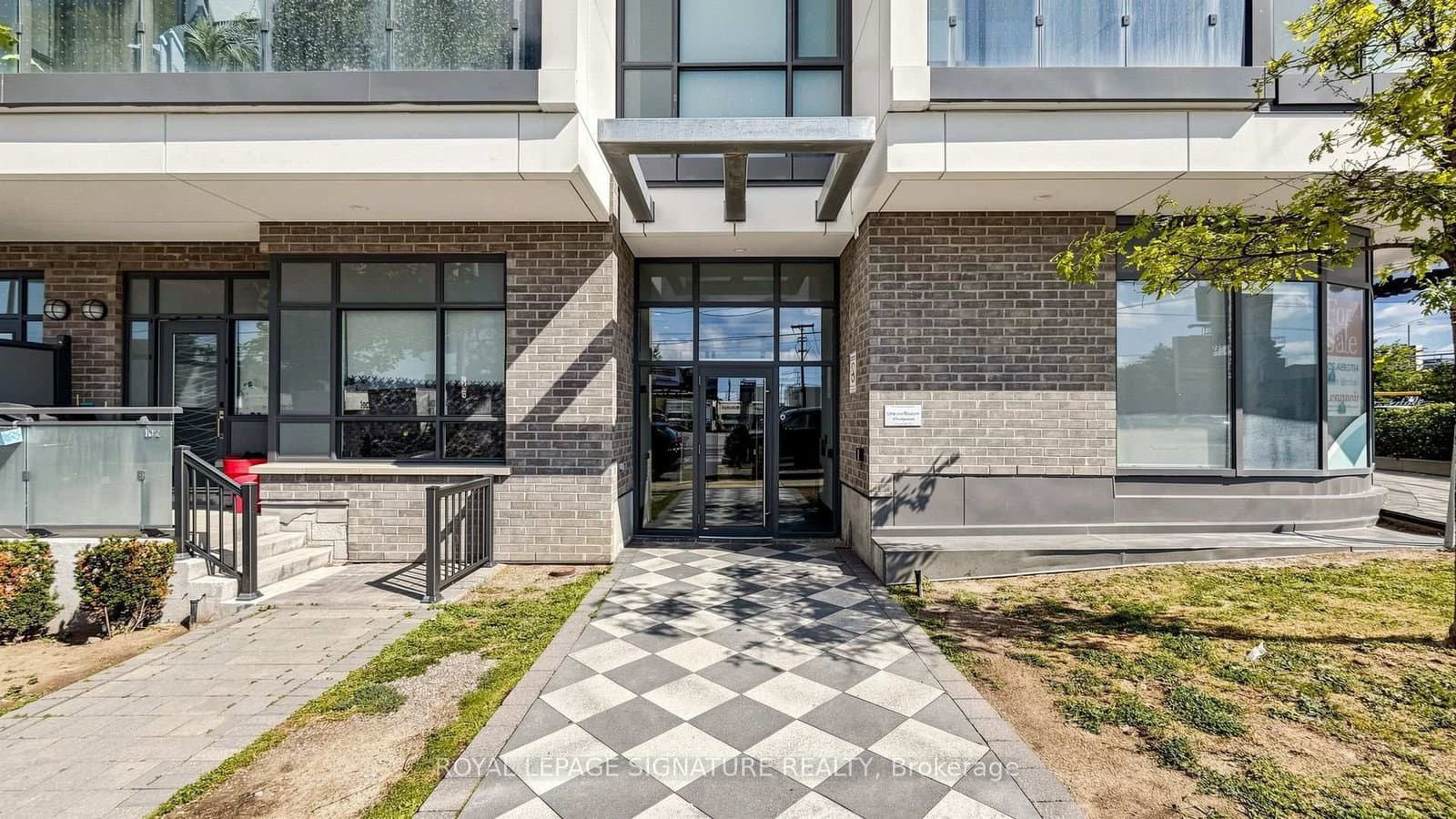 16 McAdam Avenue, Unit 403 - Image 4