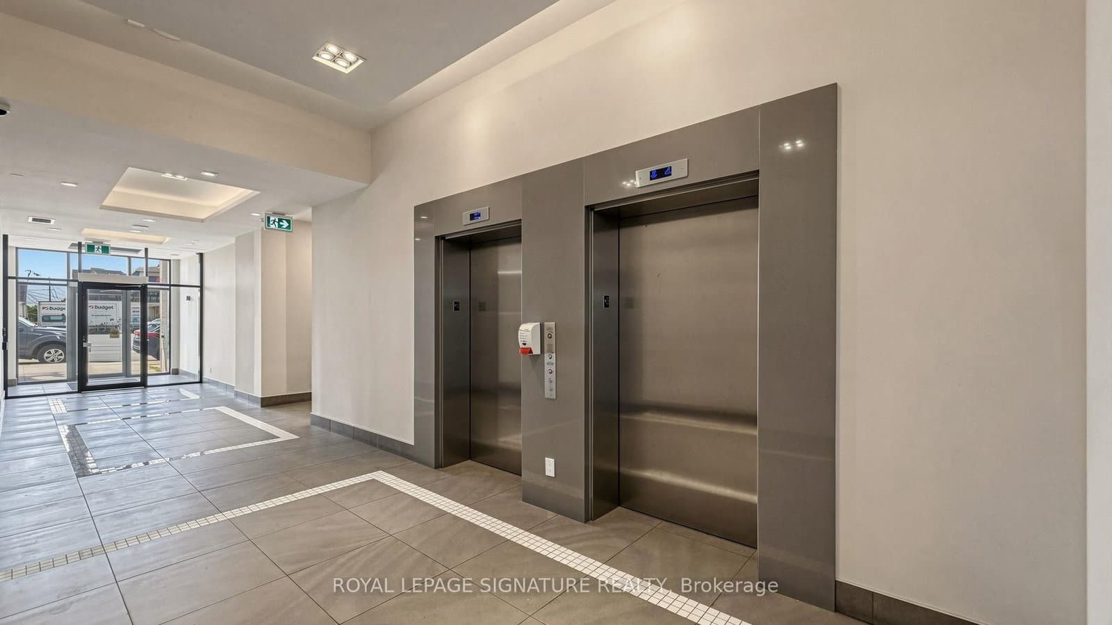 16 McAdam Avenue, Unit 403 - Image 5