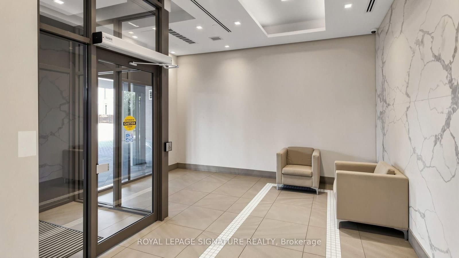 16 McAdam Avenue, Unit 403 - Image 6