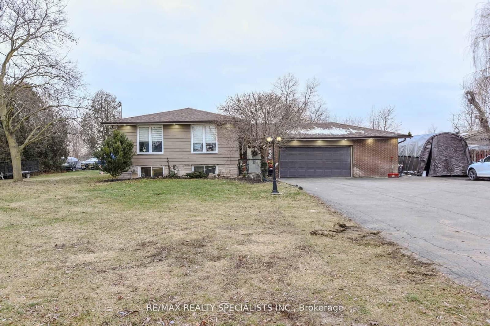 8136 Hornby Road - Image 1