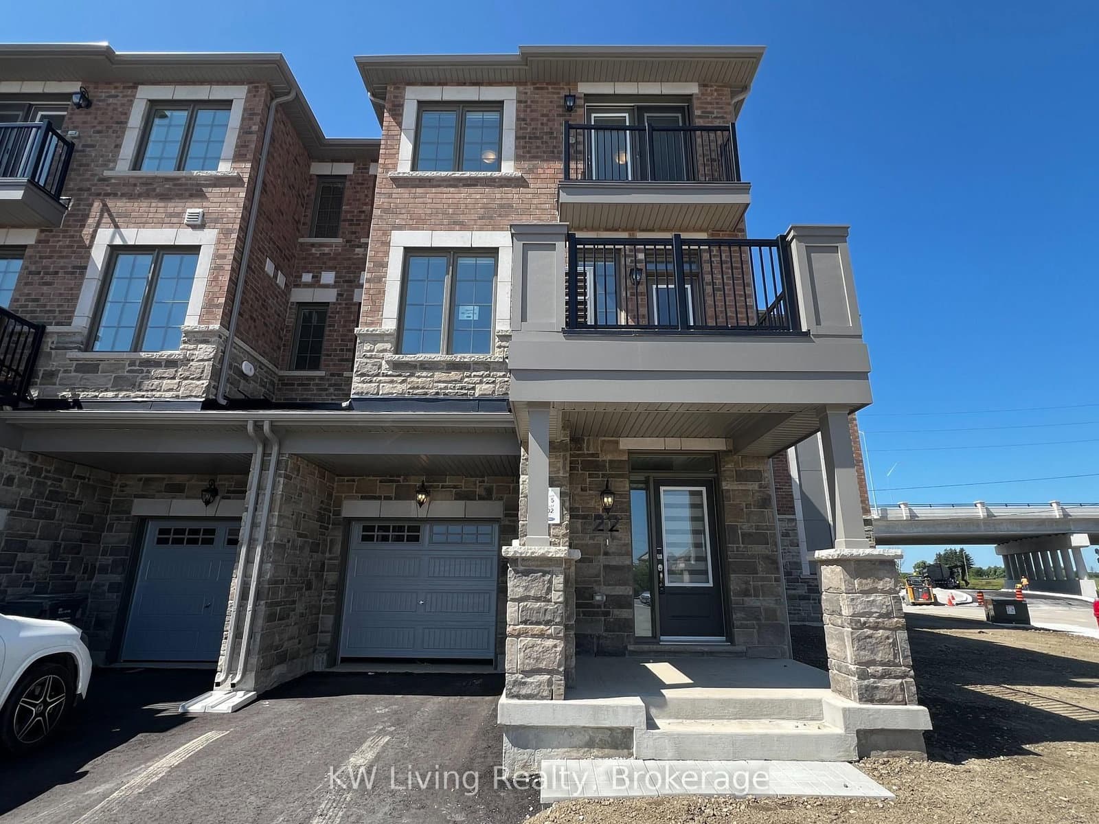 22 Elantra Drive - Image 1