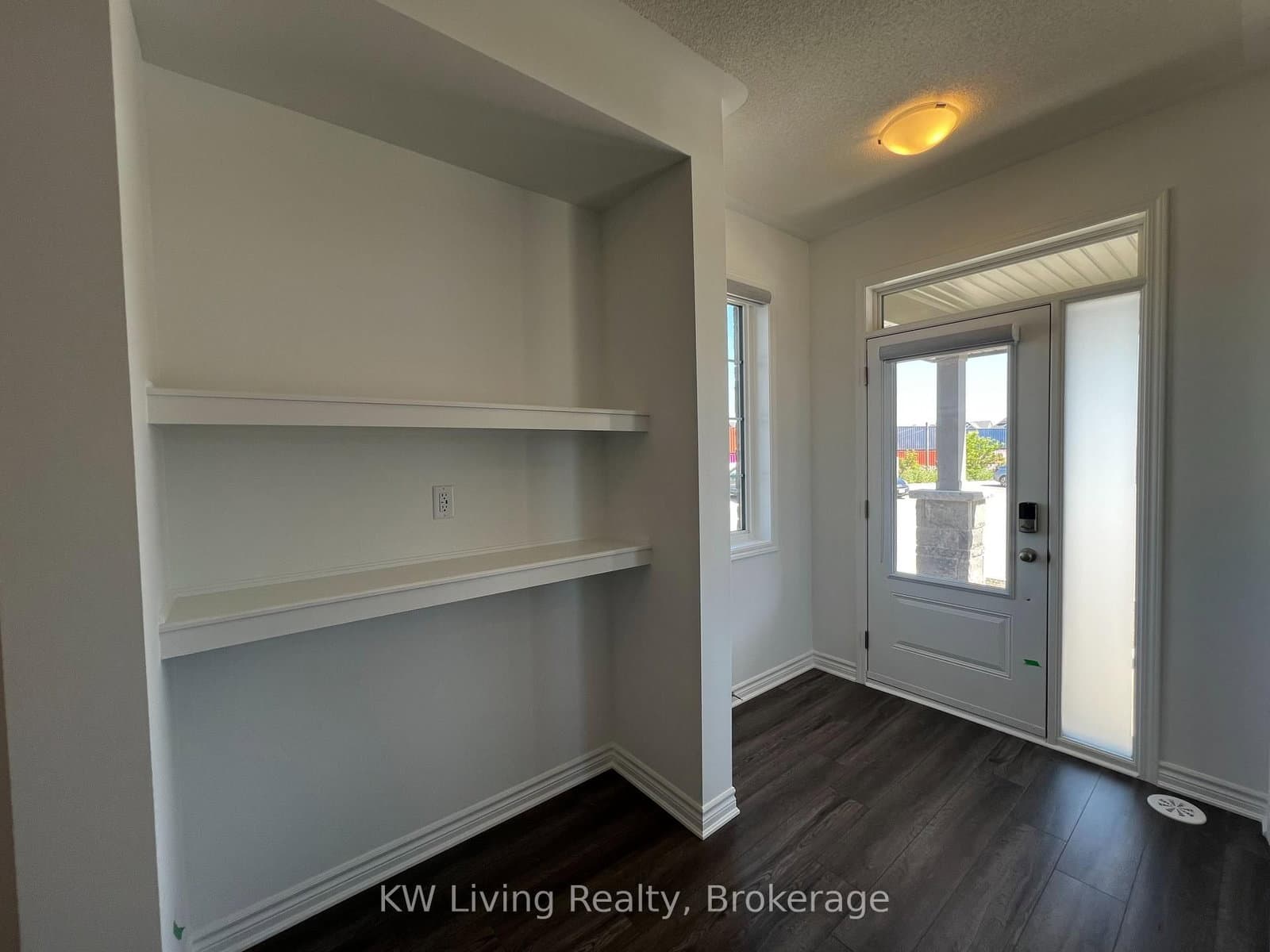 22 Elantra Drive - Image 2