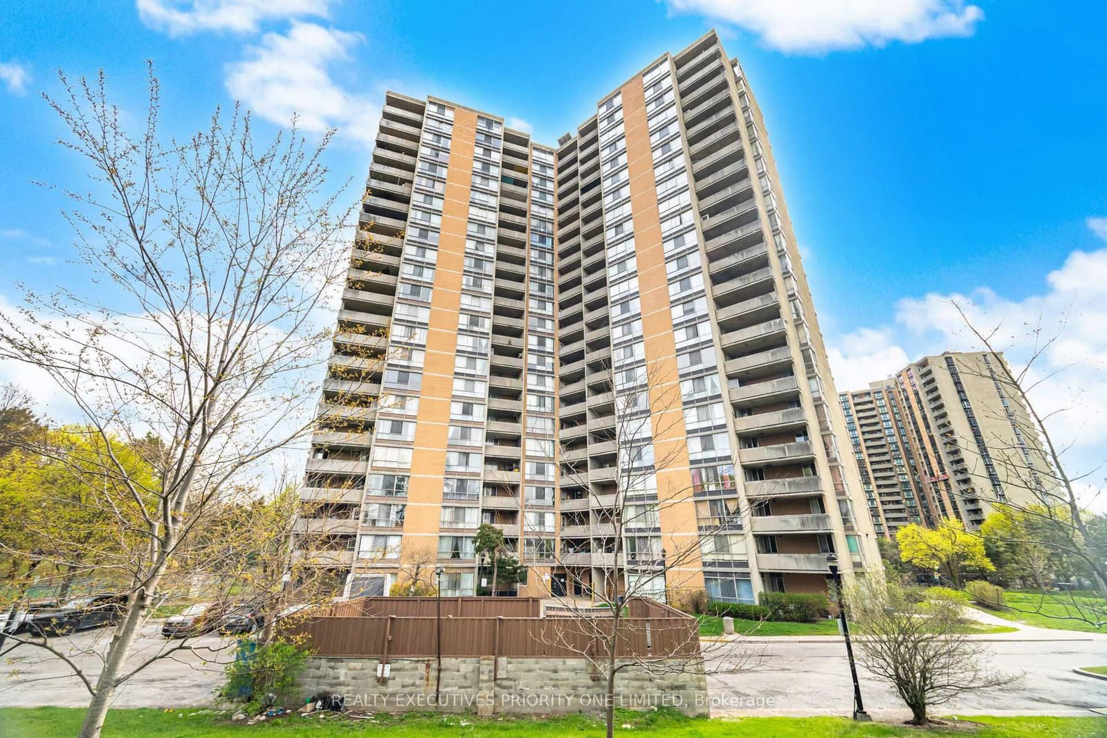 10 Martha Eaton Way, Unit 1013 - Image 1