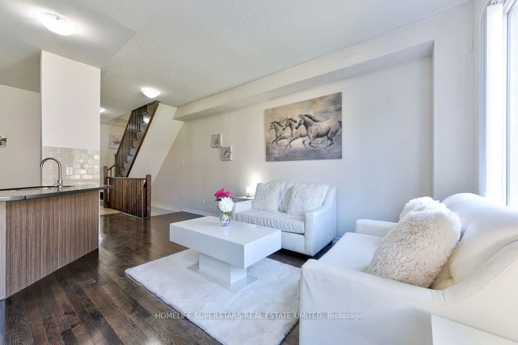 61 Utopia Way - Image 4