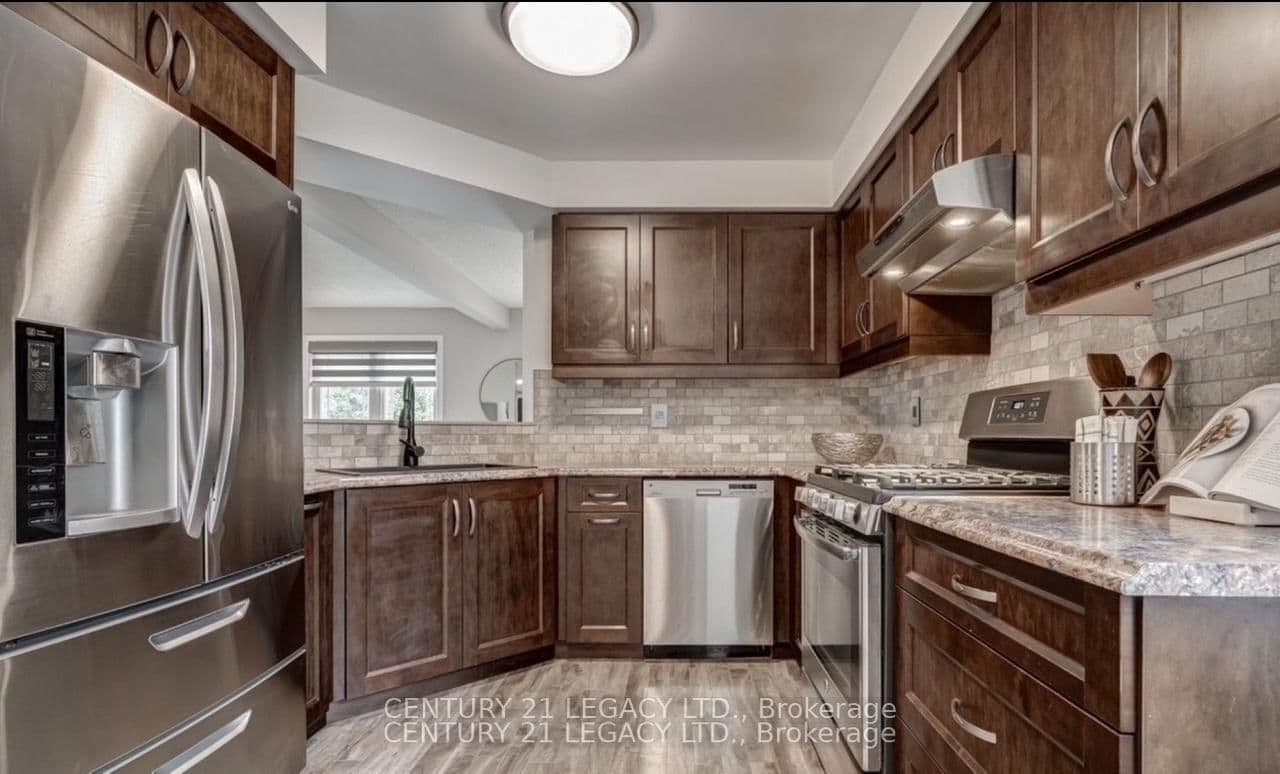 339 Lewis Drive W, Unit Upper - Image 6