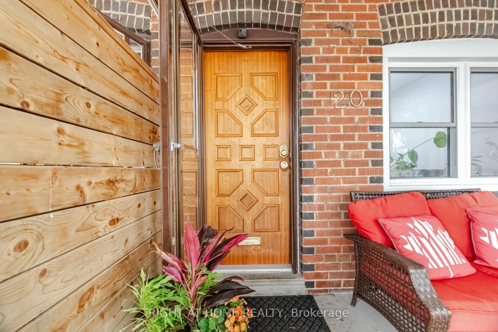 20 Rockwell Avenue - Image 2