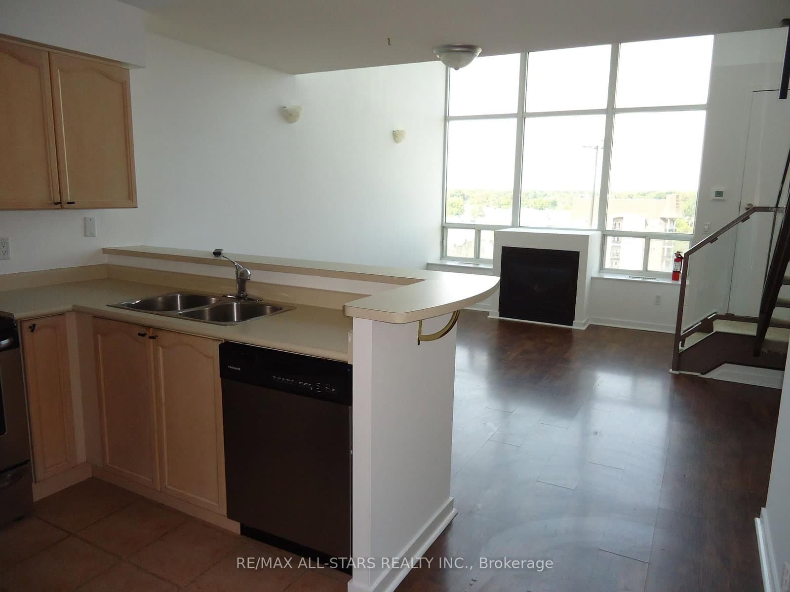 250 Manitoba Street, Unit 621 - Image 6