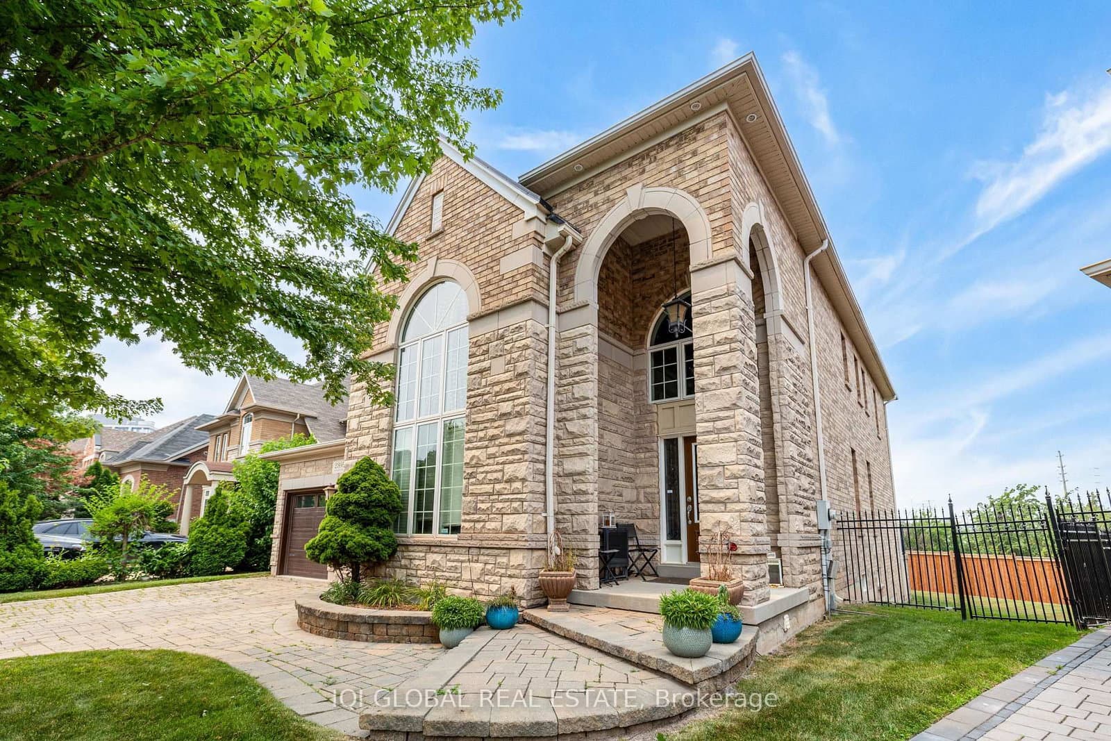 2395 Lyndhurst Drive - Image 3