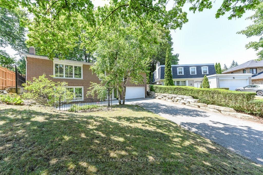 31 Queensborough Crescent - Image 2