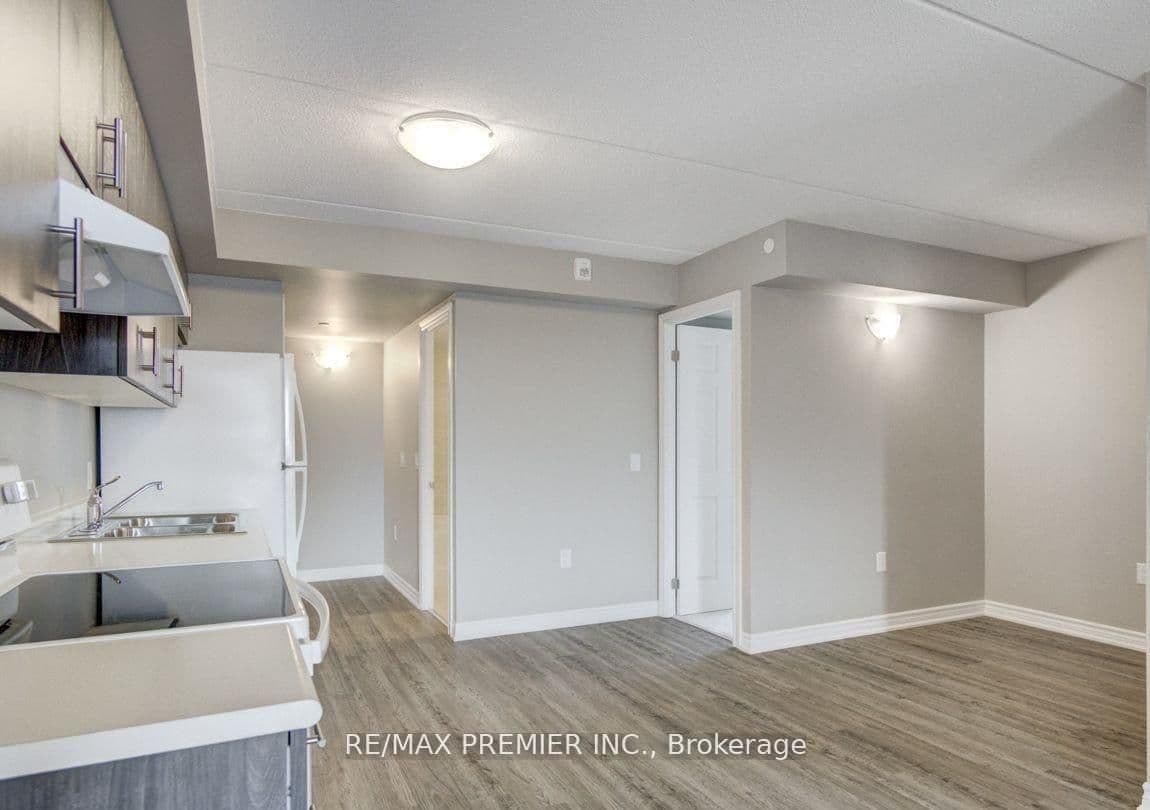 716 Main Street E, Unit 905 - Image 4