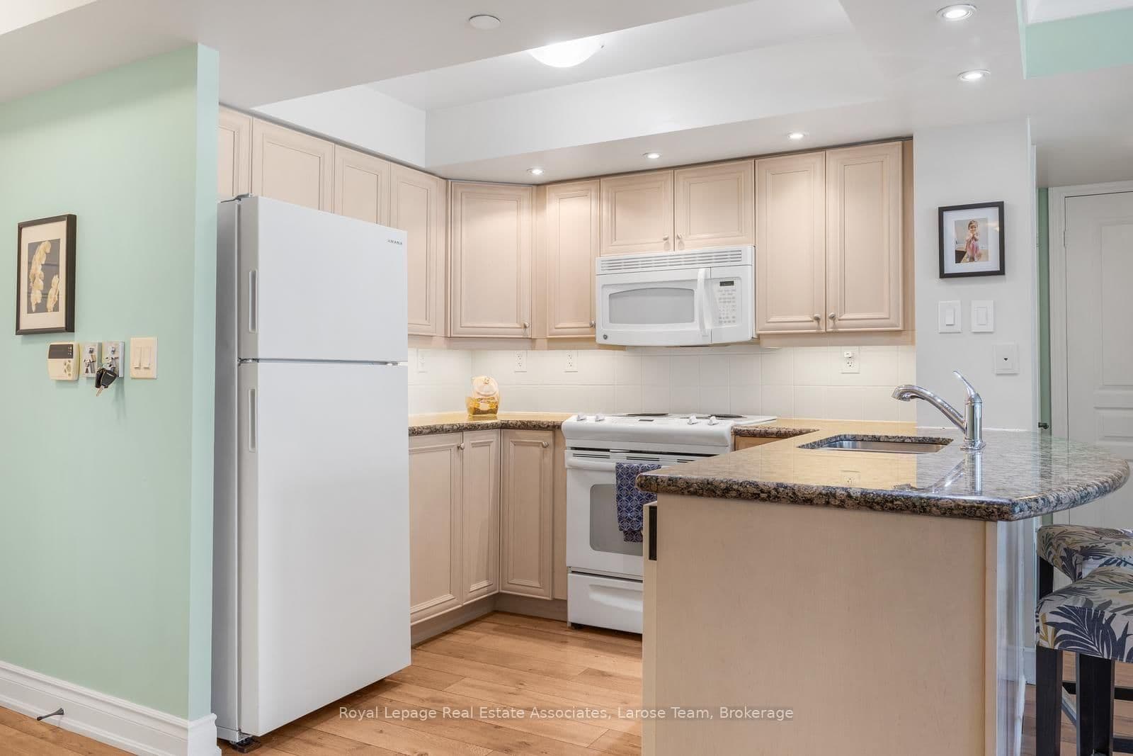 3 Marine Parade Drive, Unit 2101 - Image 6