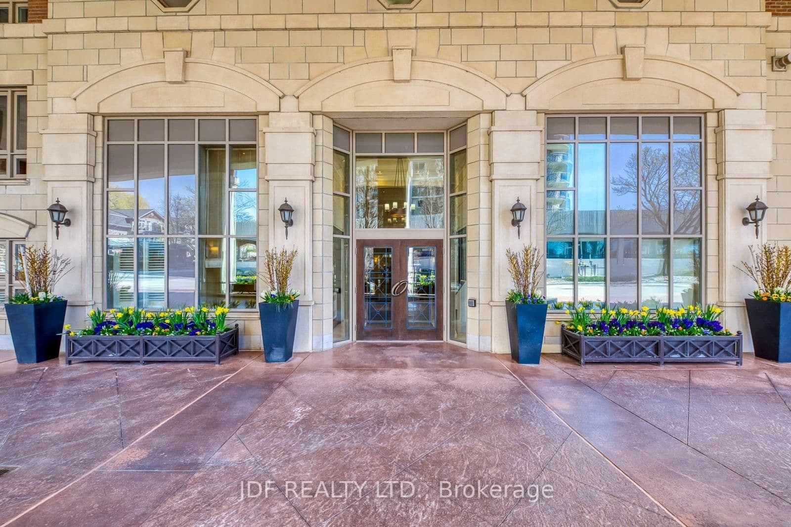 #402 - 111 Forsythe Street