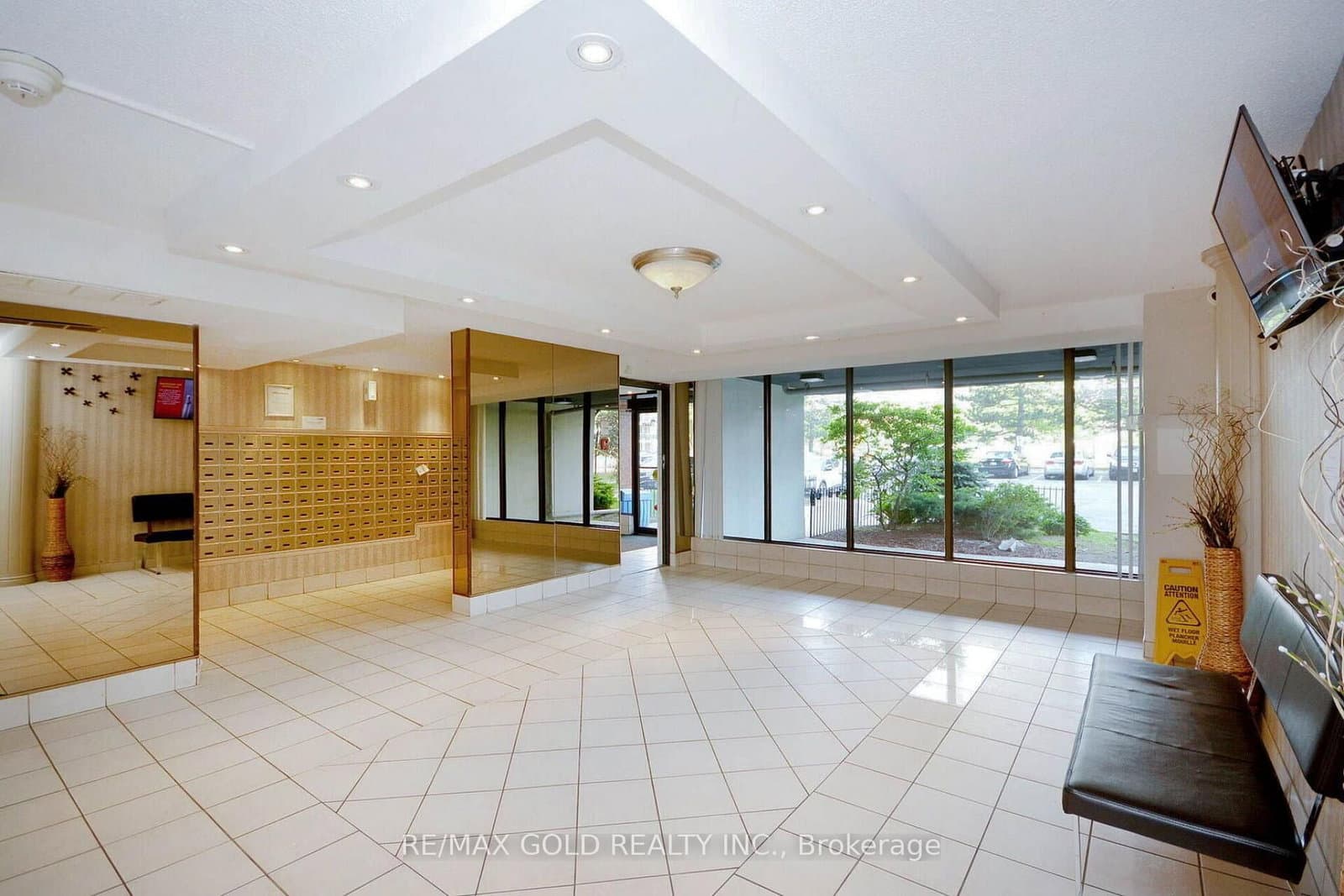 21 Knightsbridge Road, Unit 407 - Image 5