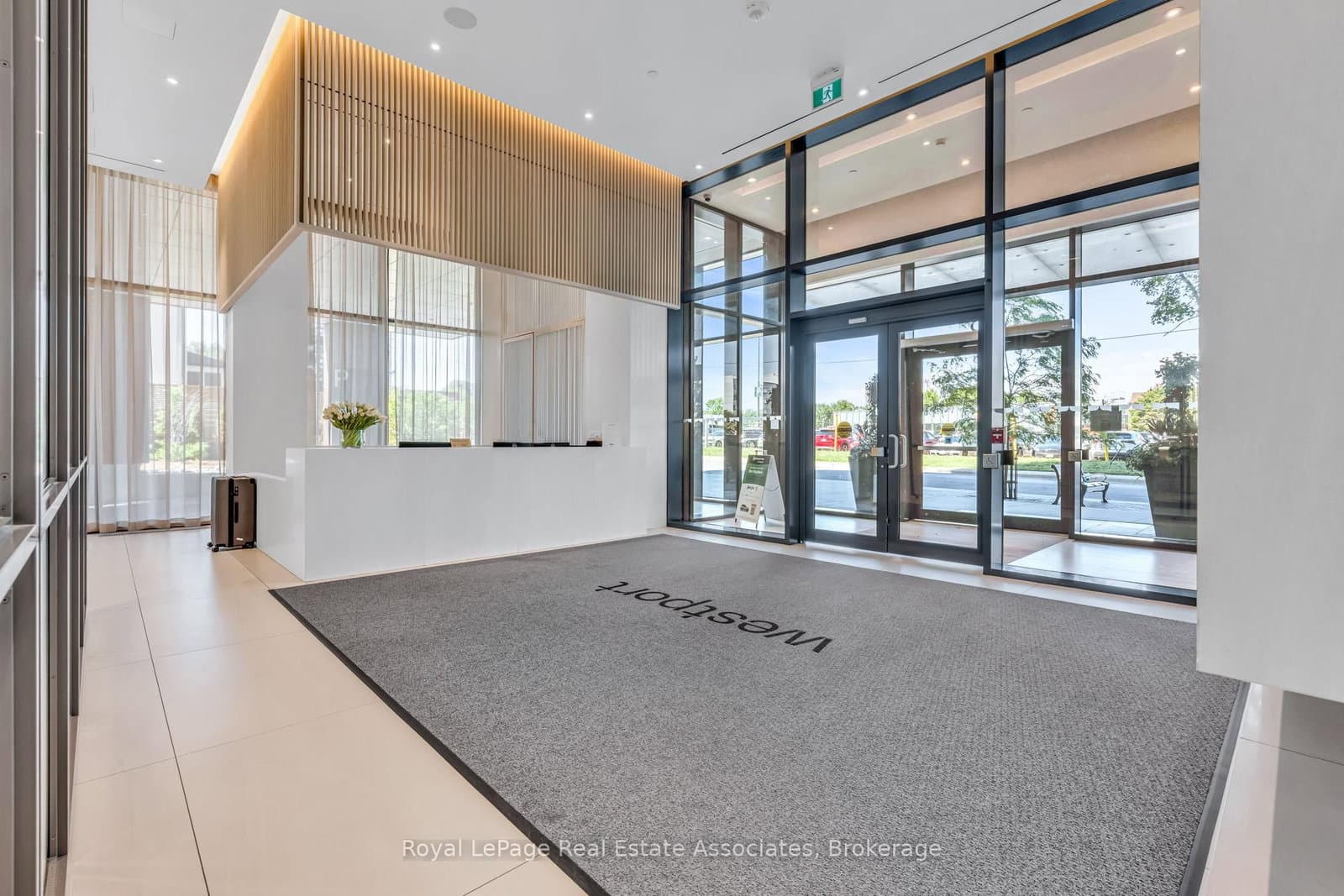 28 Ann Street, Unit 414 - Image 4