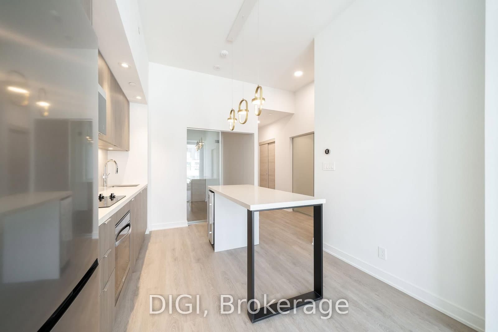 485 Perth Avenue, Unit W426 - Image 4