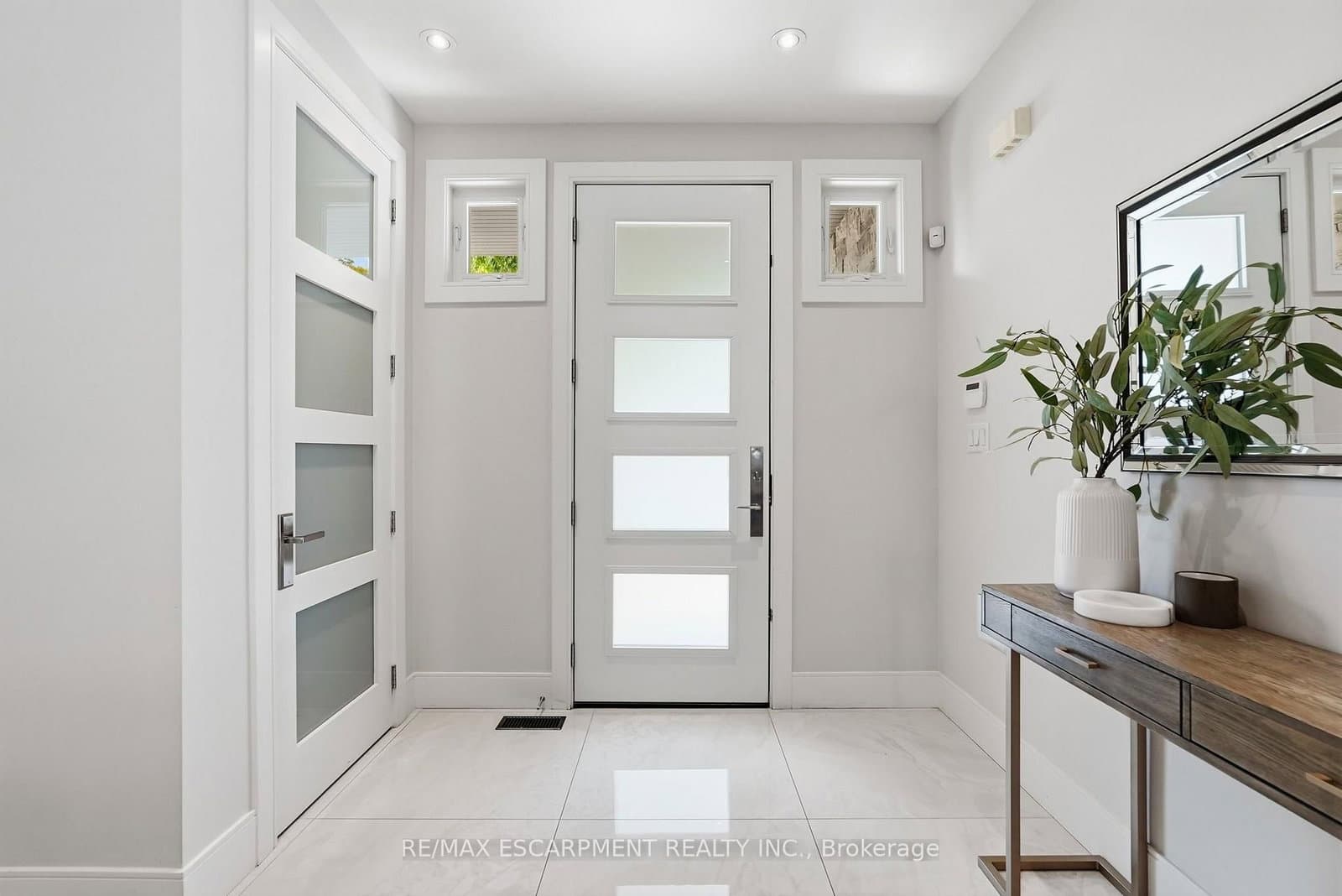 65 Forest Avenue - Image 4