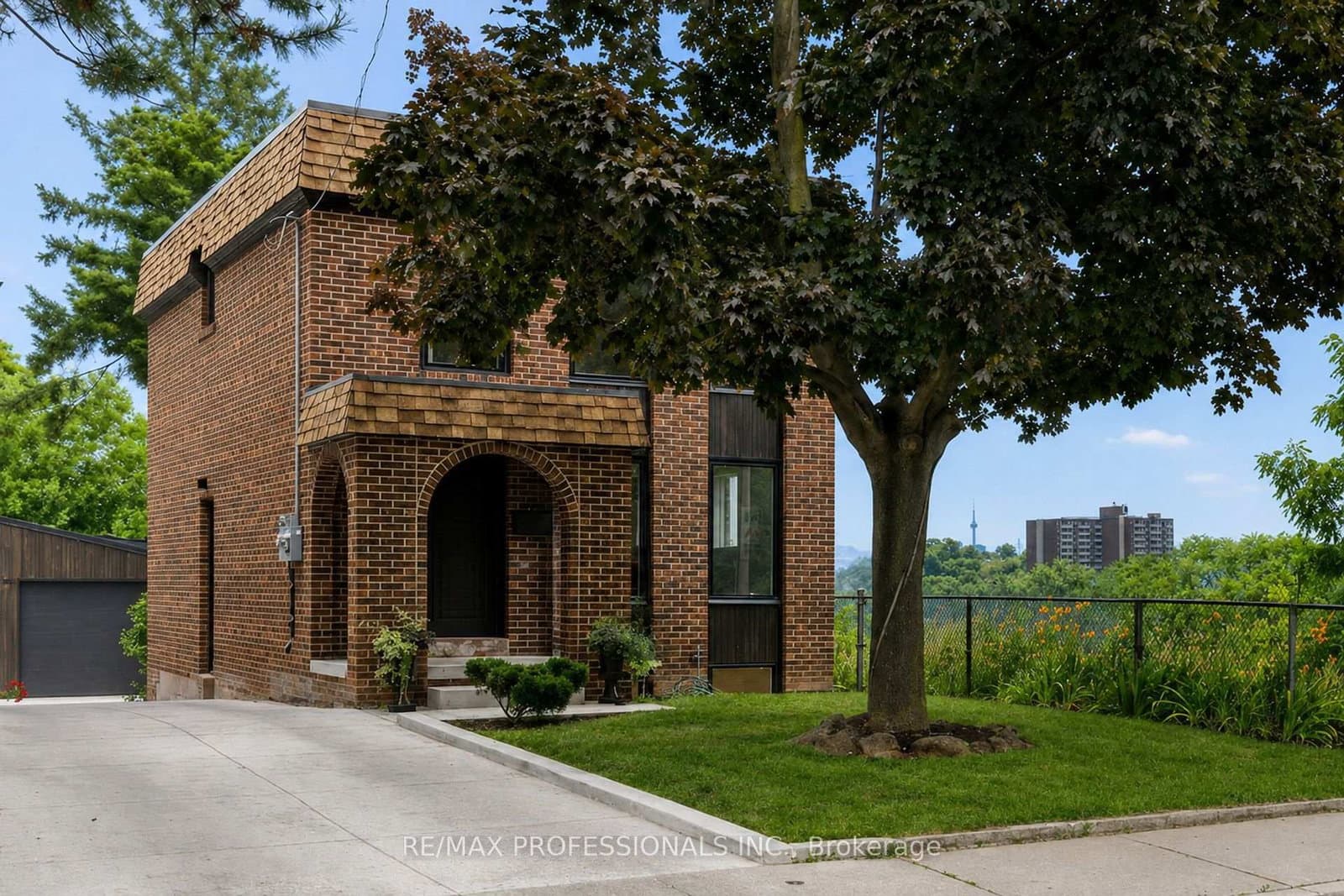 19 Arnold Avenue - Image 1