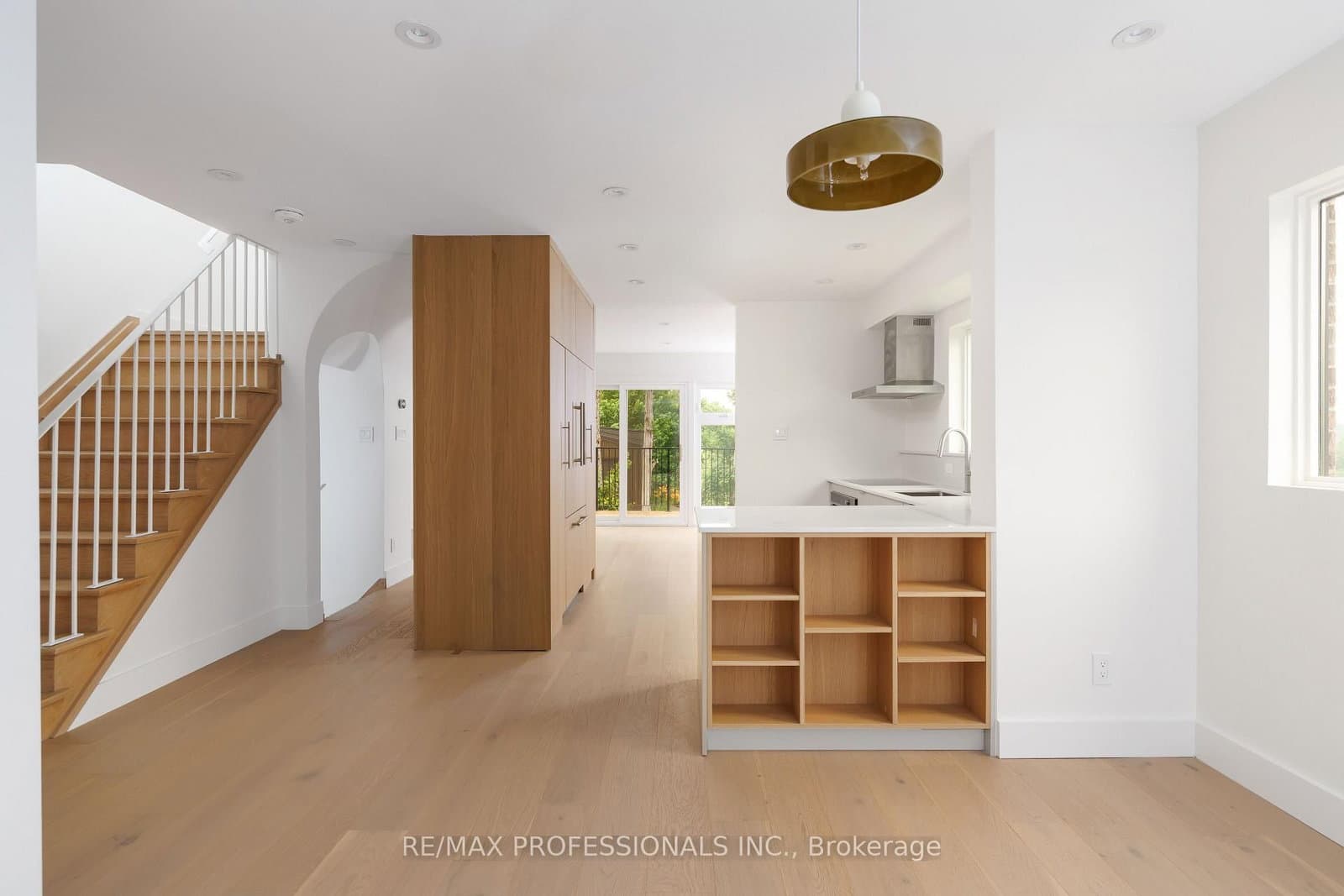 19 Arnold Avenue - Image 2