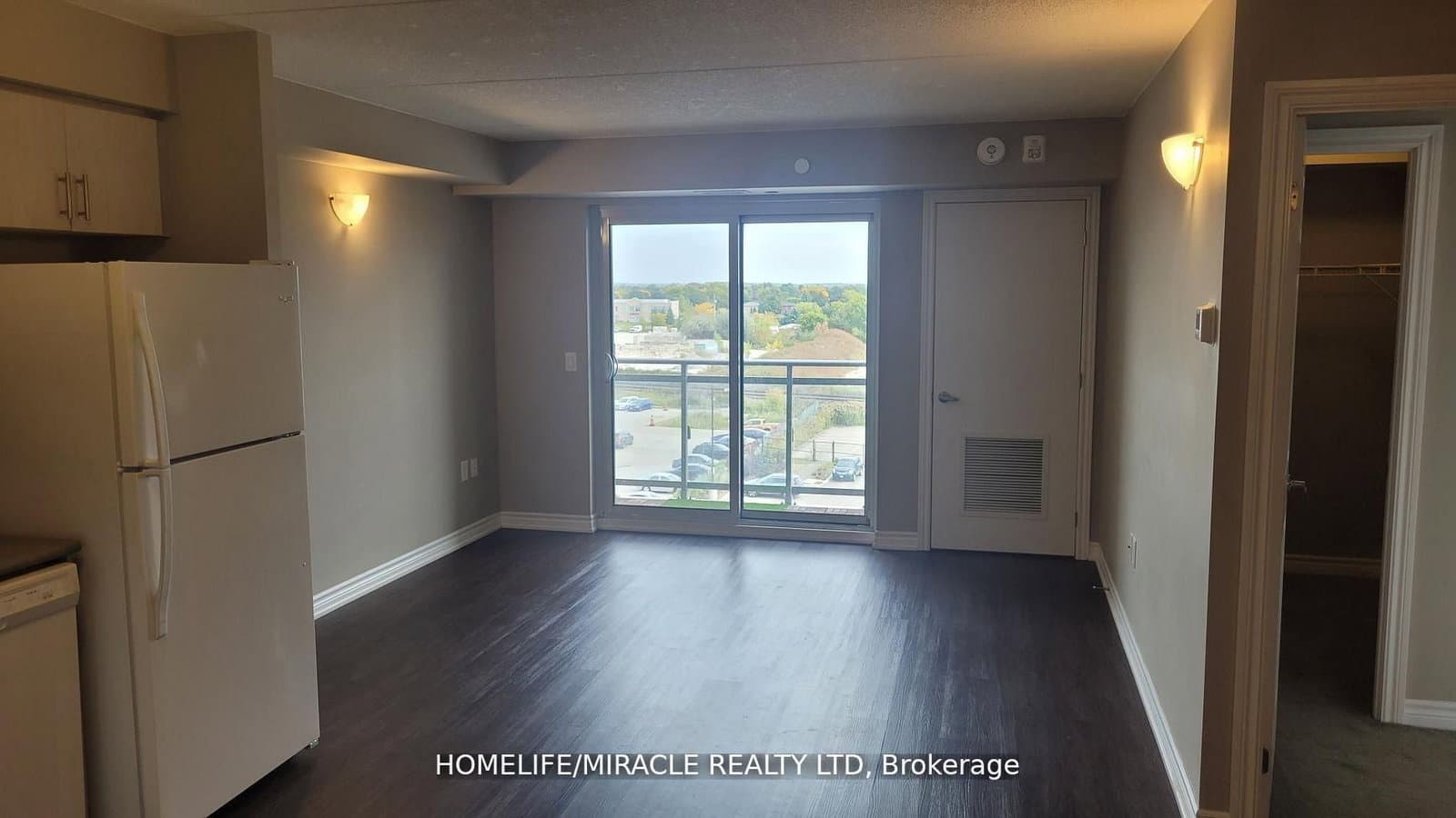 716 Main Street E, Unit 607 - Image 4
