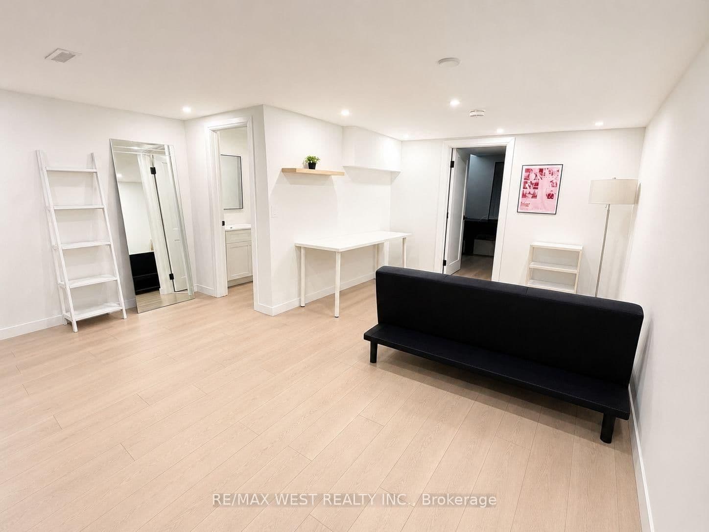 202 Perth Avenue, Unit 5 - Image 3
