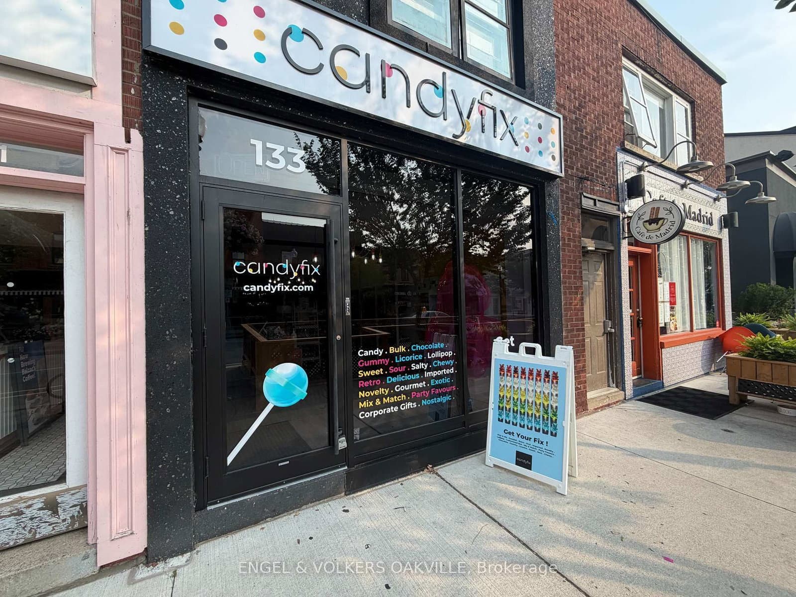 133 Lakeshore Road E - Image 2