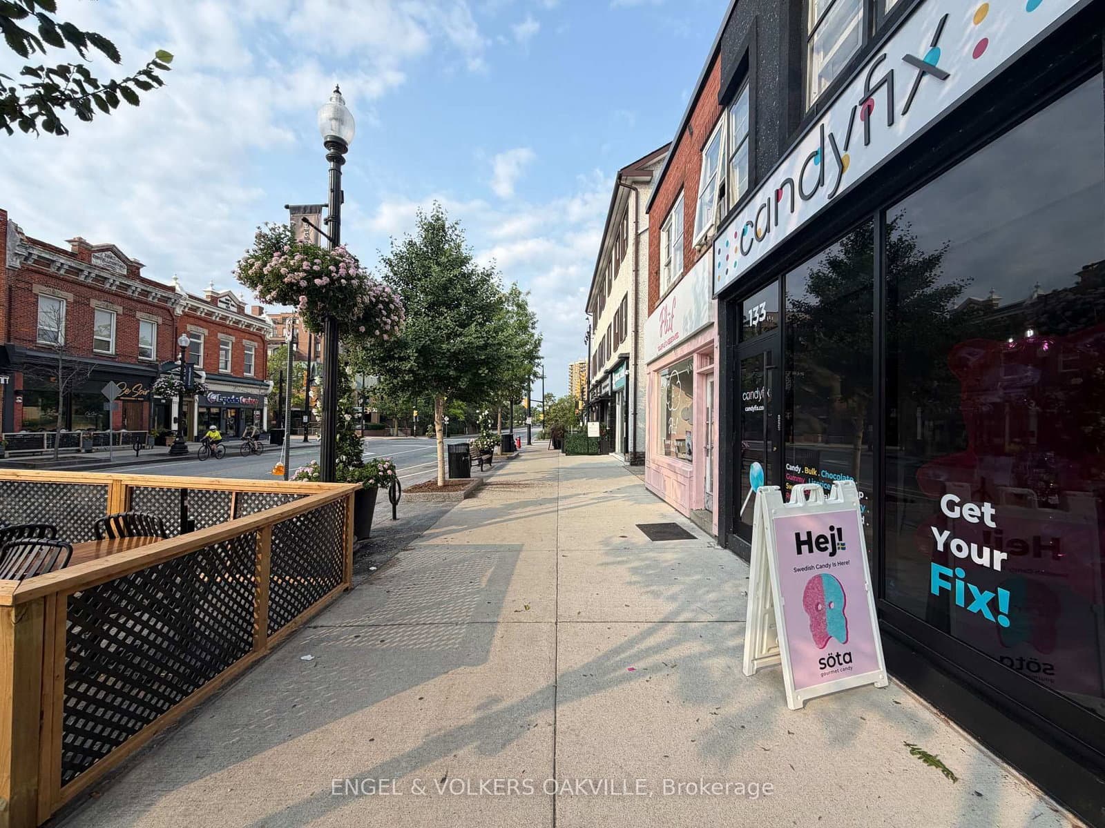 133 Lakeshore Road E - Image 5