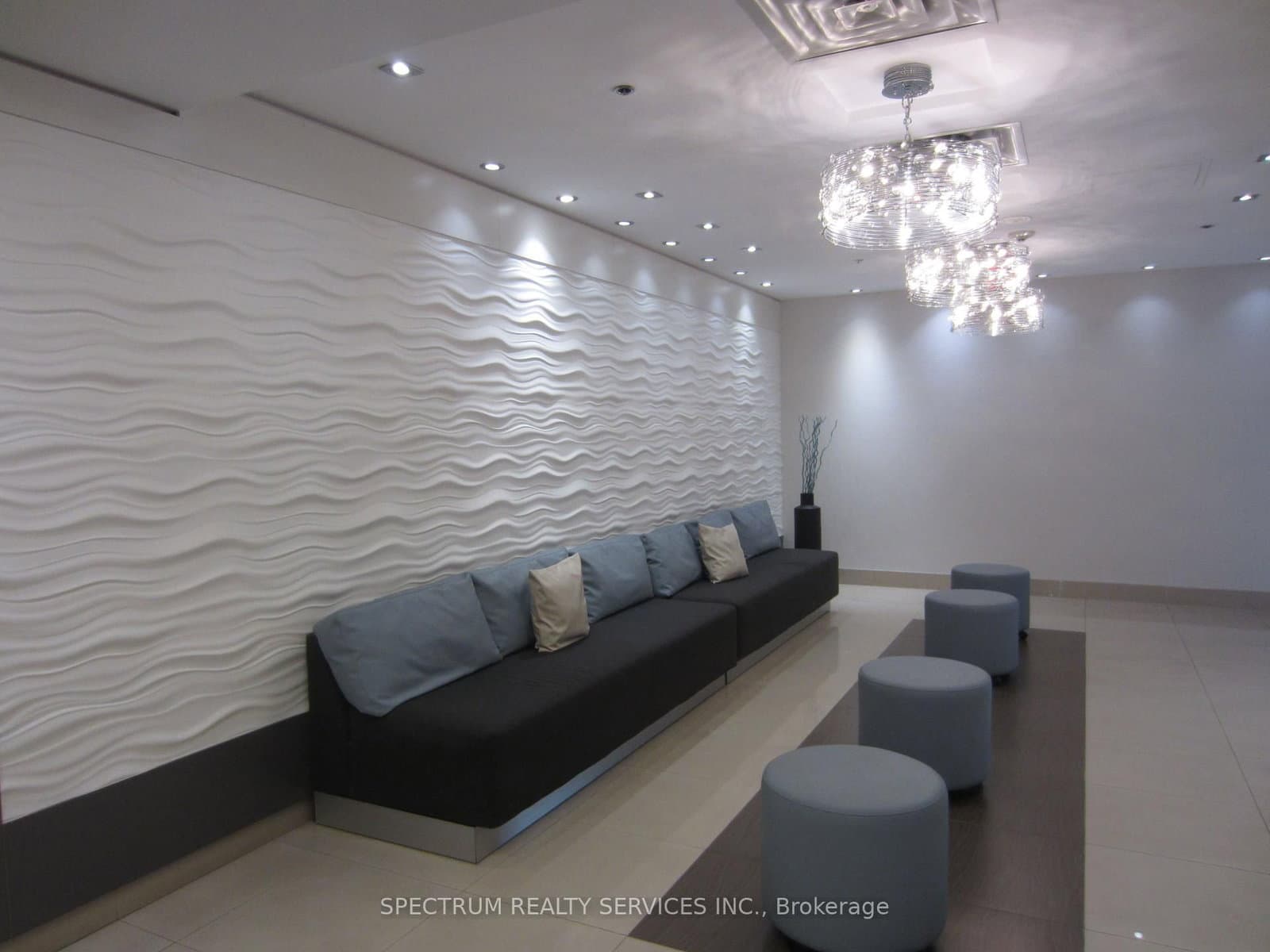 3865 Lake Shore Boulevard W, Unit 512 - Image 3