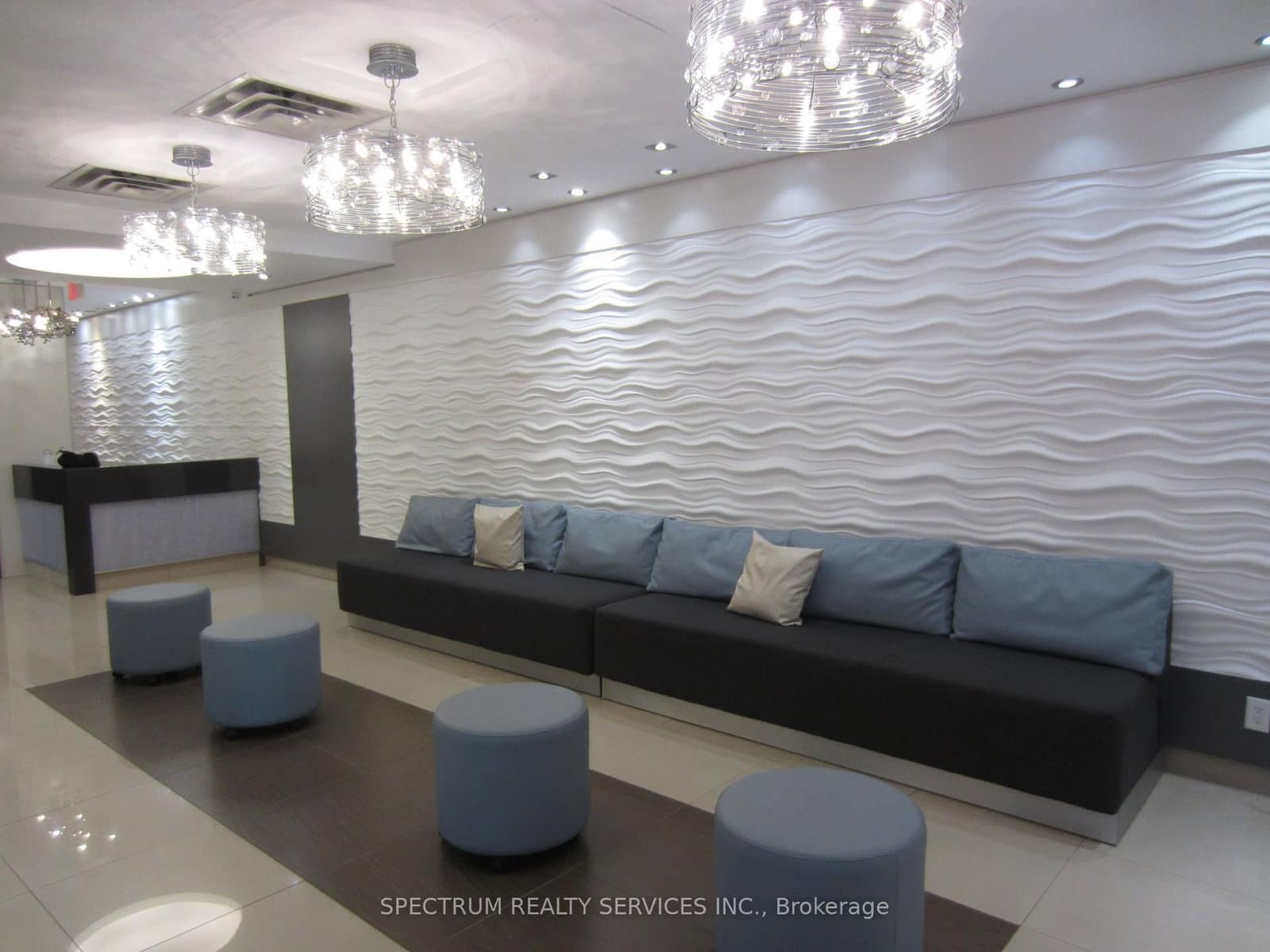3865 Lake Shore Boulevard W, Unit 512 - Image 4